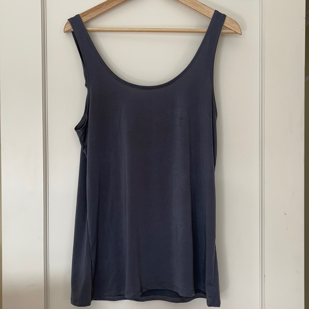 Onzie grey workout top: One Size fits all